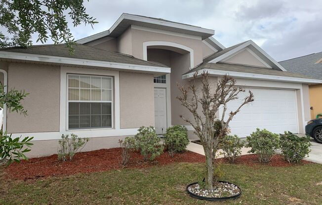 136 Grantham Drive, Davenport