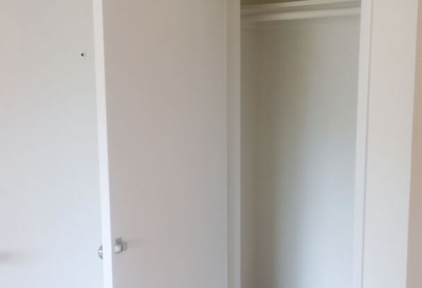 1 bed, 1 bath, 665 sqft, $1,975, Unit 219