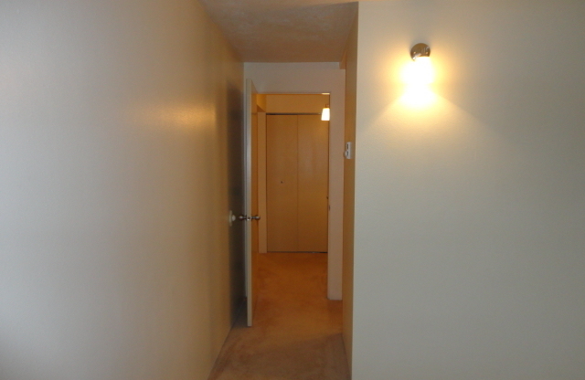 2 beds, 1.5 baths, $1,796, Unit 0137