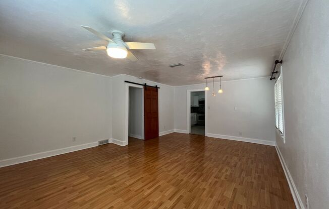 2 beds, 1 bath, $1,800, Unit Unit A