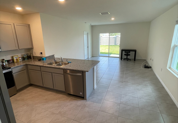 3 beds, 2 baths, 1,504 sqft, $2,580