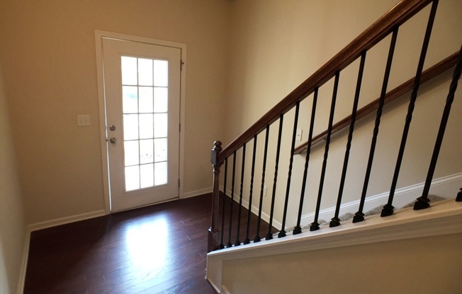 Modern 3BR Townhome - Swim/Tennis and More!