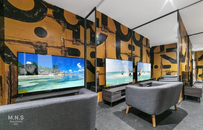 2 beds, 1 bath, $2,724, Unit J4