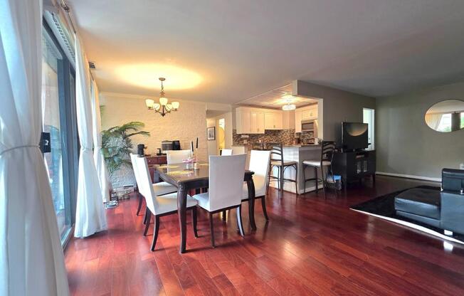 16 S VAN DORN ST
