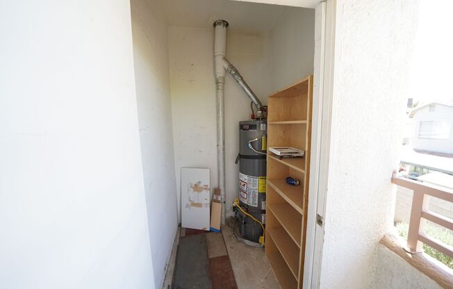 2 beds, 2 baths, $1,395, Unit Building 7 -Clark County-