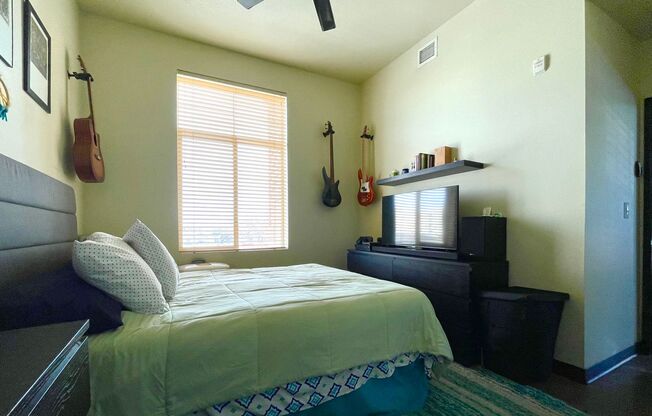 2 beds, 2 baths, 728 sqft, $1,625, Unit 201