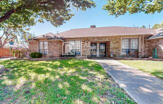 3 Bedroom Single-Story Home available For Rent in Dallas!