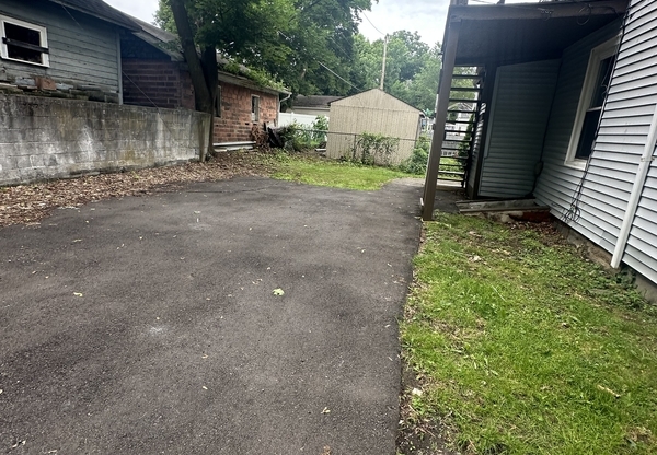 3900 W 17 ST