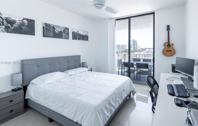 3 beds, 2.5 baths, $3,250, Unit # 719