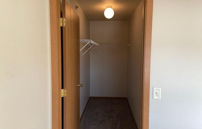 2 beds, 1 bath, 825 sqft, $1,005, Unit 321S