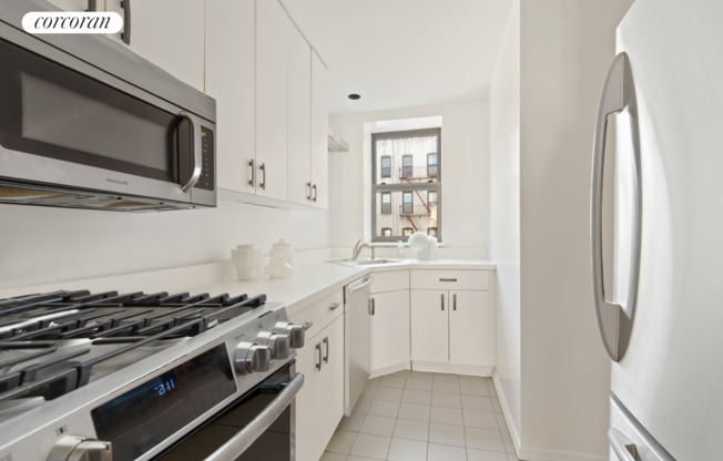 201 SAINT JAMES PL