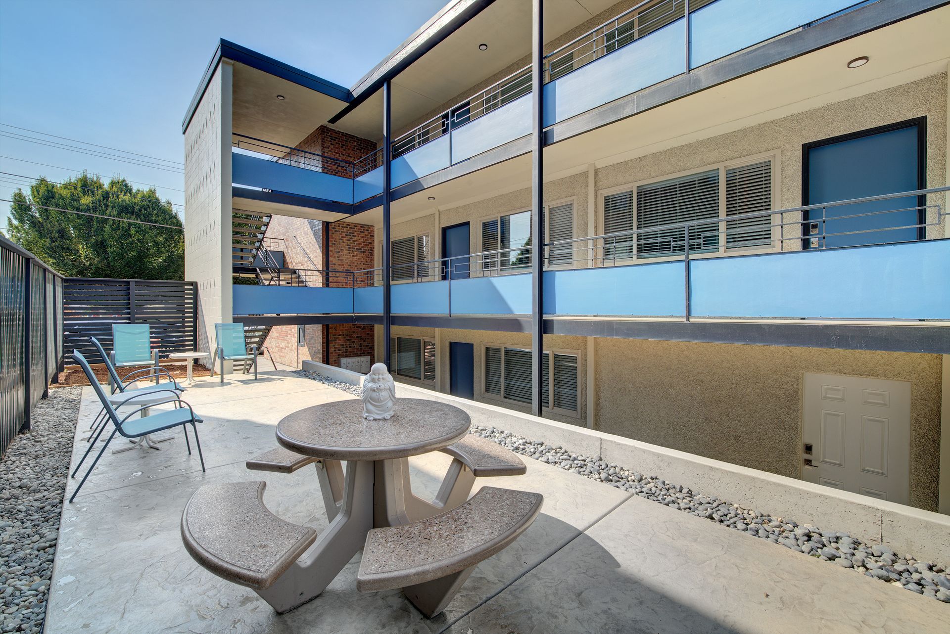 Spacious 1Bed/1Bath Ground Floor Apartment in Phinney Ridge!