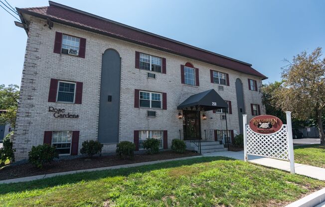 Upgraded and renovated apartments in a downtown Framingham