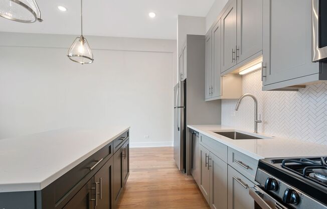 Top Floor 1 Bed 1 Bath Pet Friendly New Construction in Lincoln Square, Parking Included