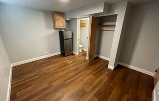 1 bed, 1 bath, $750, Unit 474 E 14th Alley #11-The Cedars