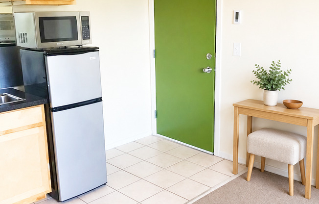 Studio, 1 bath, 152 sqft, $700, Unit C-7