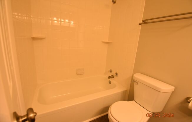 3 beds, 2 baths, $1,600