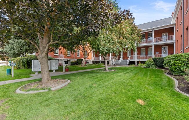 1 bed, 1 bath, 617 sqft, $1,275, Unit 1111