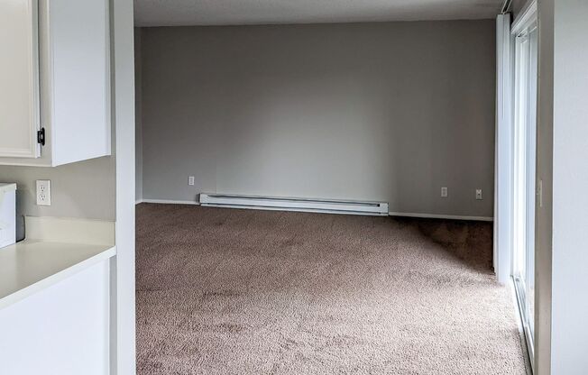 1 bed, 1 bath, 648 sqft, $1,095, Unit 09