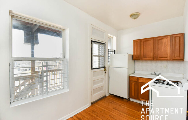 2661 North Spaulding Ave.