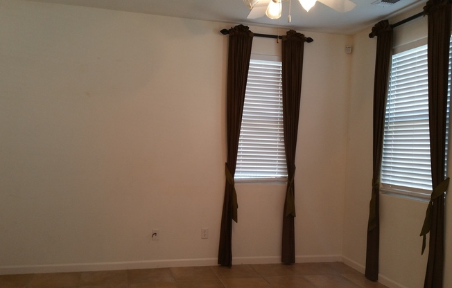 3 beds, 2.5 baths, $2,650, Unit Unit-1