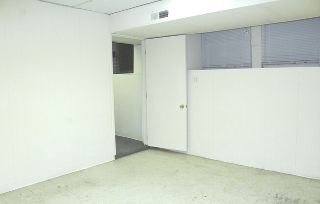 2 beds, 1 bath, 2 sqft, $975, Unit #150