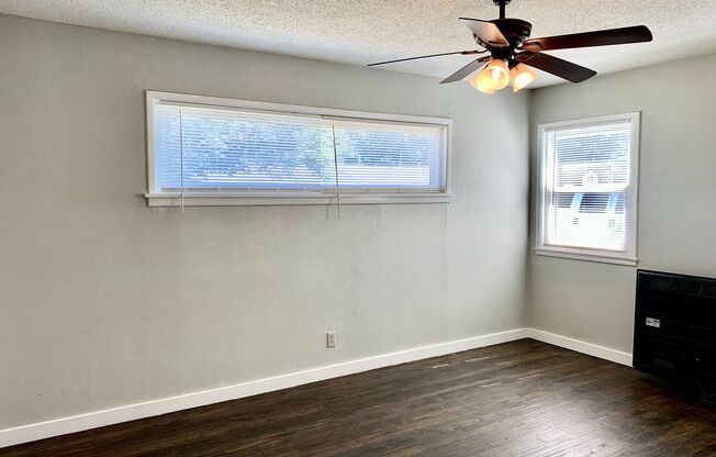 2 beds, 1 bath, $1,300