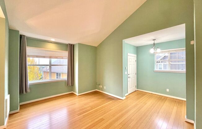 2 beds, 1 bath, $2,599