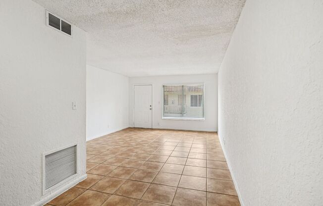 3 beds, 2 baths, 957 sqft, $2,250