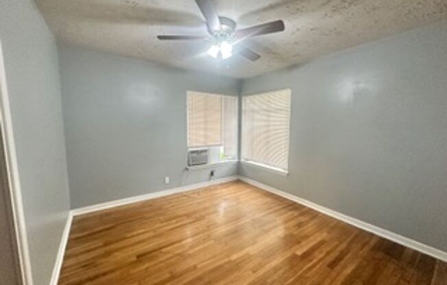 2 beds, 1 bath, $1,195