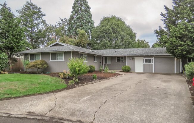 3 bedroom home in Woodburn Available !!!