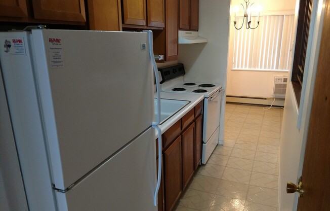 1 bed, 1 bath, $600, Unit 8B