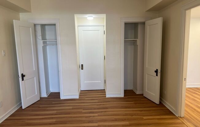 Studio, 1 bath, 325 sqft, $1,200, Unit Old King Edward 441