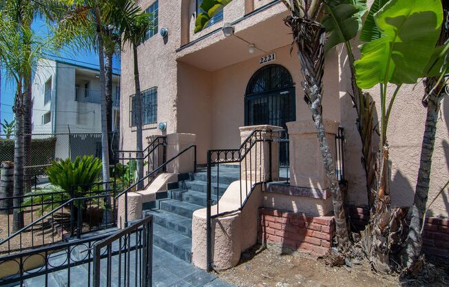 Studio, 1 bath, 141 sqft, $1,095.42, Unit 08