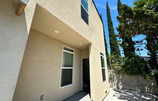 4 beds, 2 baths, $6,100, Unit 5305 Hewlett Dr.