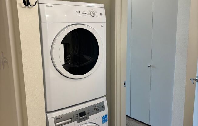 Studio, 1 bath, 306 sqft, $1,225, Unit 416