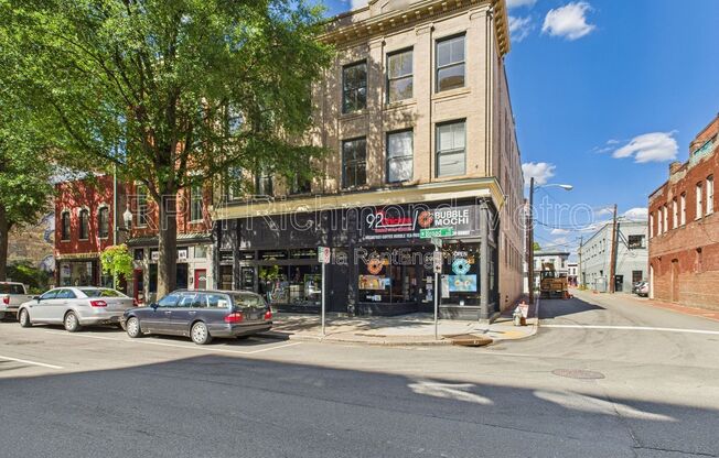 200 W BROAD ST
