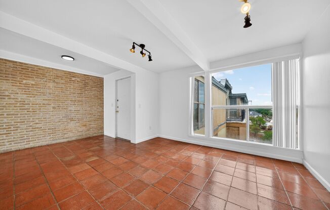 Four Oaks Apartments