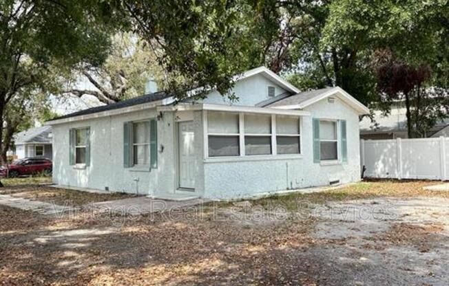 1701 E LOUISIANA AVE