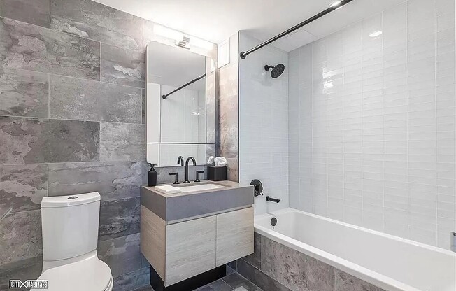 1 bed, 1 bath, $4,350, Unit 525