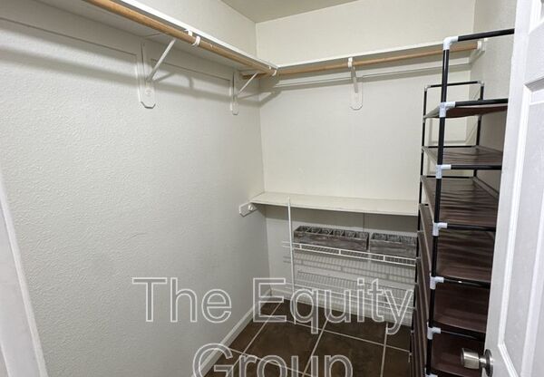 3603 N MINDEN CT