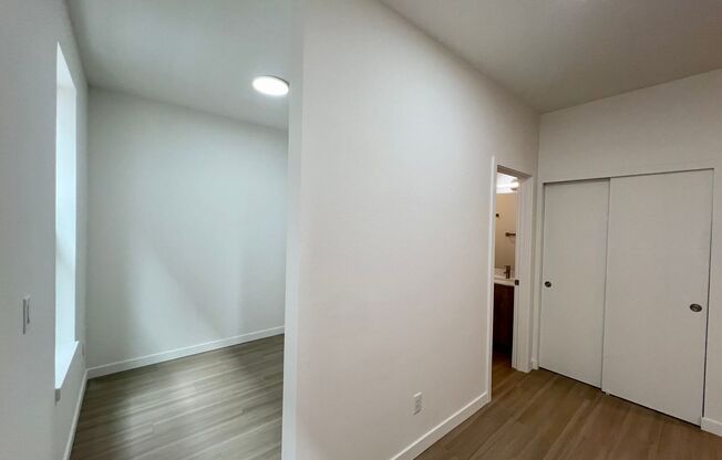 Studio, 1 bath, 326 sqft, $1,195, Unit 9