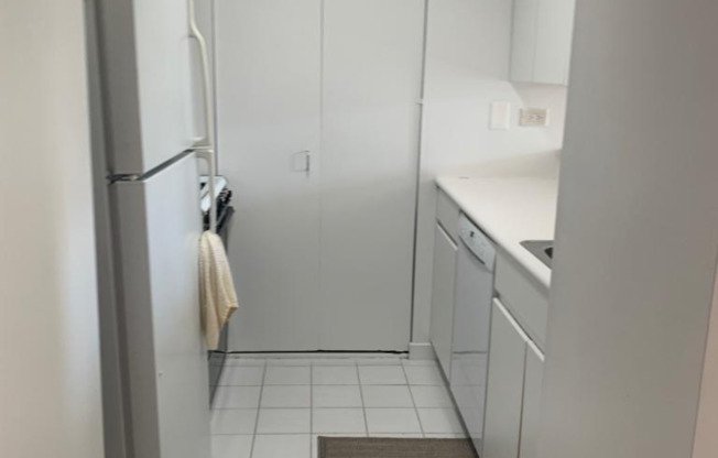 1 bed, 1 bath, 700 sqft, $4,500, Unit 27A