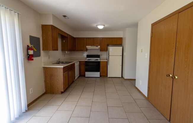 2 beds, 1.5 baths, 950 sqft, $995, Unit 4E