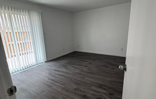 2 beds, 1 bath, 992 sqft, $1,250, Unit 328