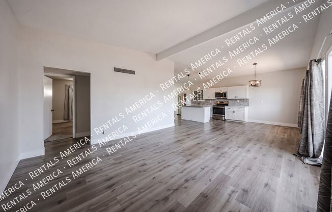 2110 W GREENBRIAR DR