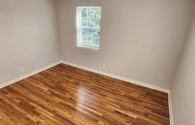 2 beds, 1 bath, 897 sqft, $2,275, Unit F-05