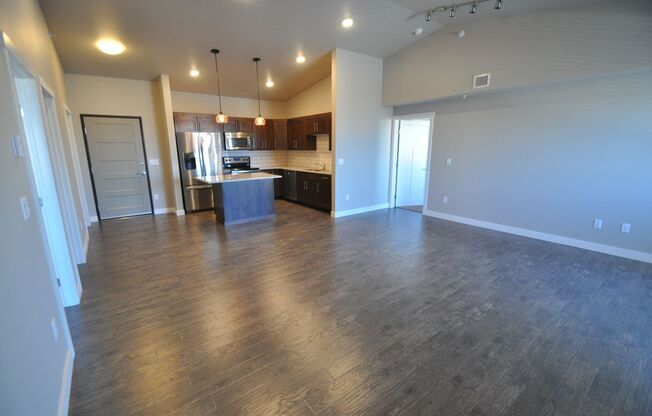 2 beds, 2 baths, $1,725, Unit 203