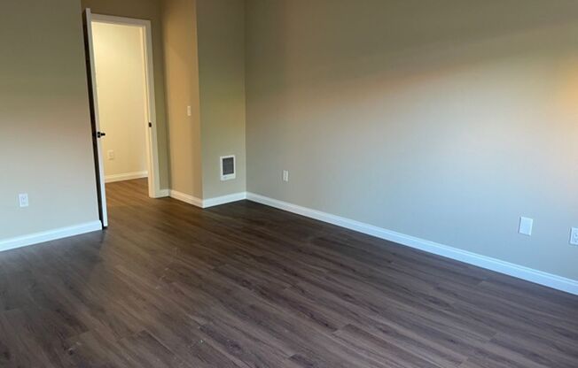 1 bed, 1 bath, 754 sqft, $2,595, Unit Warner #216