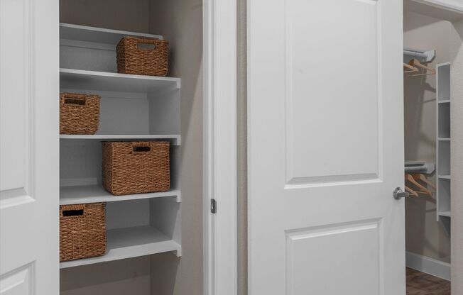 1 bed, 1 bath, 650 sqft, $1,300, Unit 402